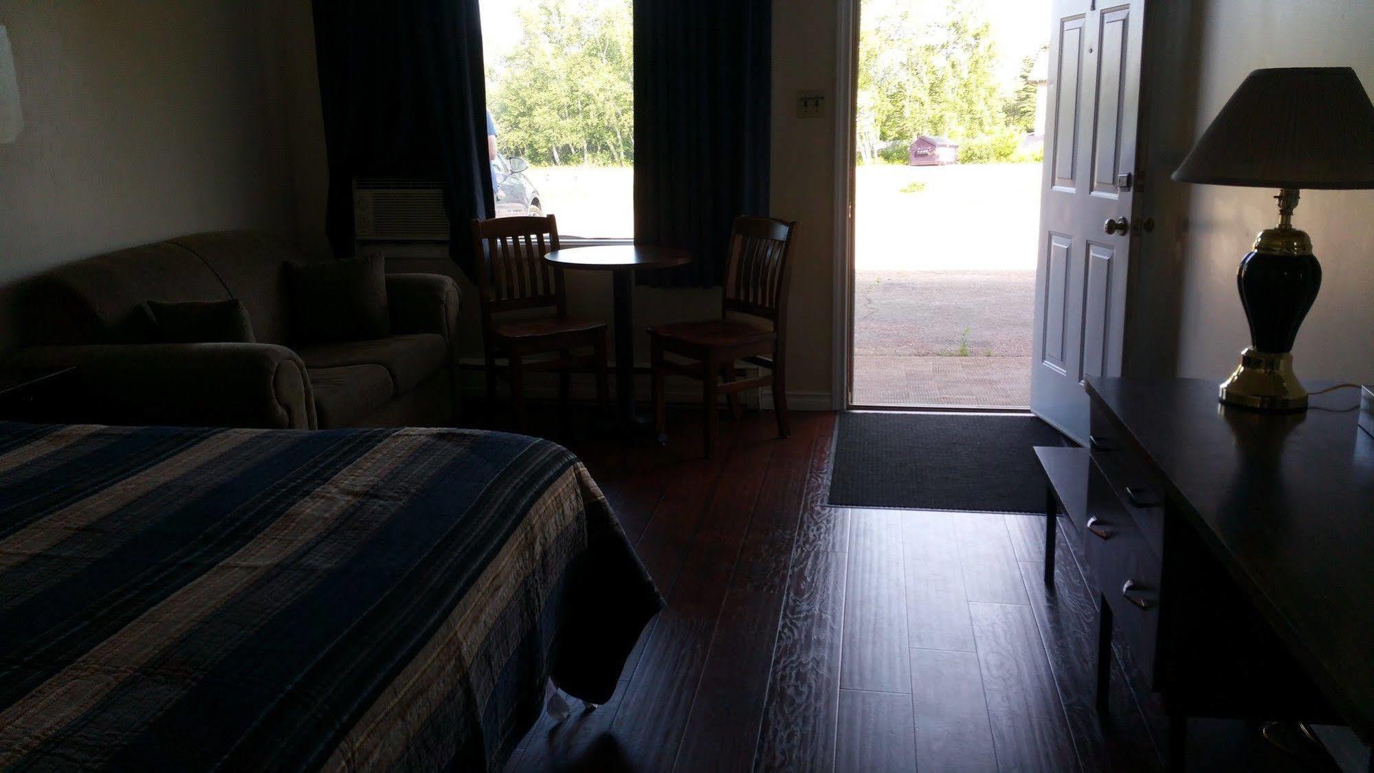 Tantramar Motel Sackville Buitenkant foto